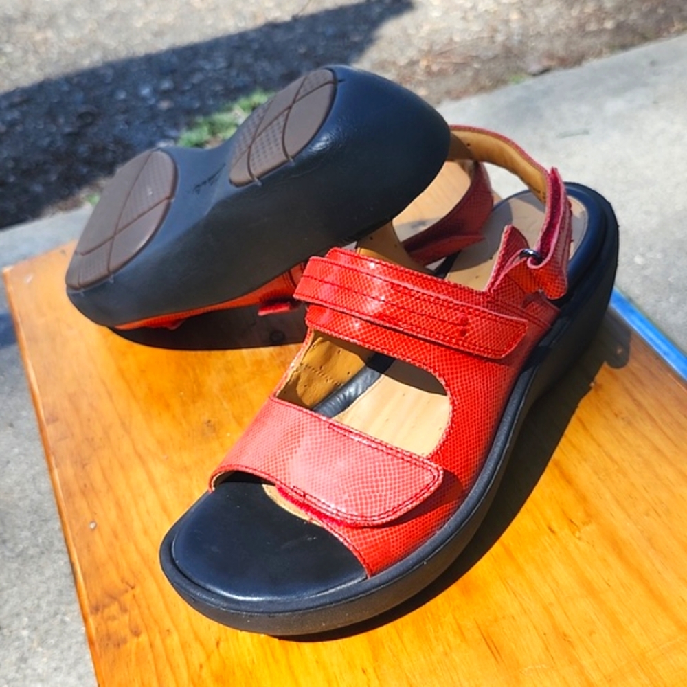 Red Sandals - Picture 8 of 8
